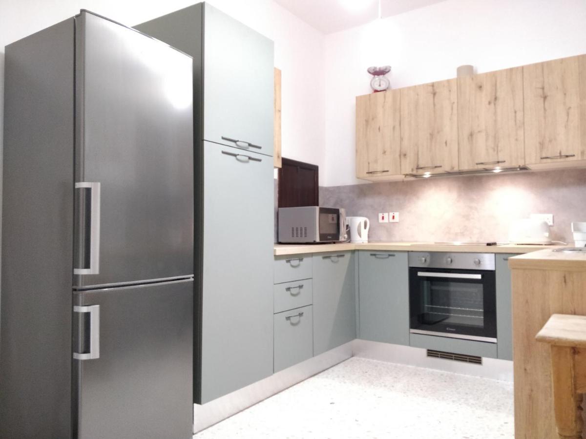 Large Apartment Close To Rocky Beach Mcre1-1 Слима Экстерьер фото